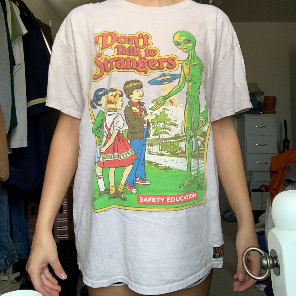 Steven Rhodes Spencer’s T-shirt “Don’t Talk to Strangers”